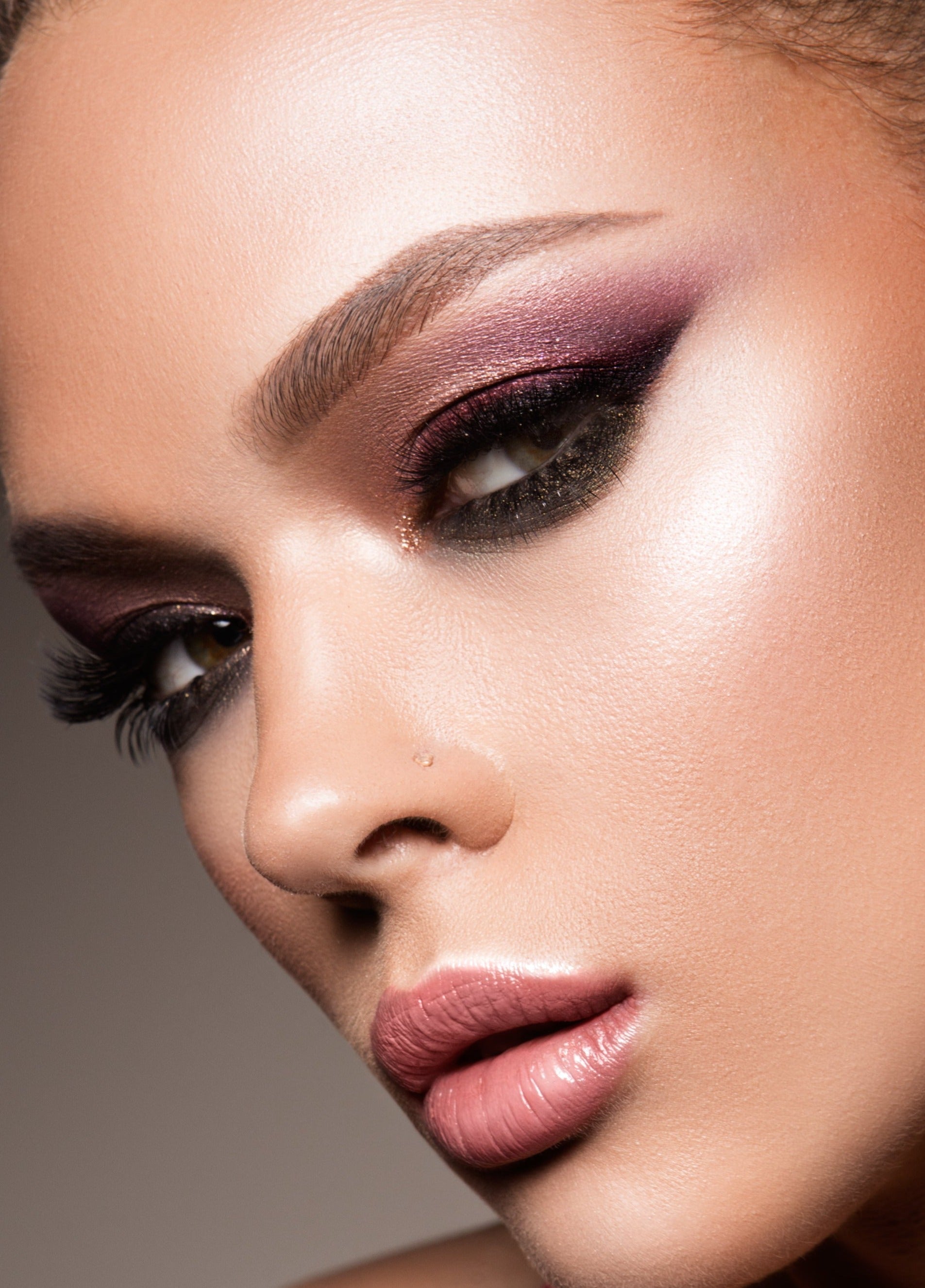 Write an SEO-friendly ALT text for a product image. Include: The main keyword (product name or type, e.g., vegan serum, hydrating cream, natural shampoo) 1–2 descriptive features (e.g., with aloe vera, for dry skin, cruelty-free, glowing effect) Optional brand name “Yournaturalskin” Keep it natural and under 125 characters (ideal for Google Images & accessibility).