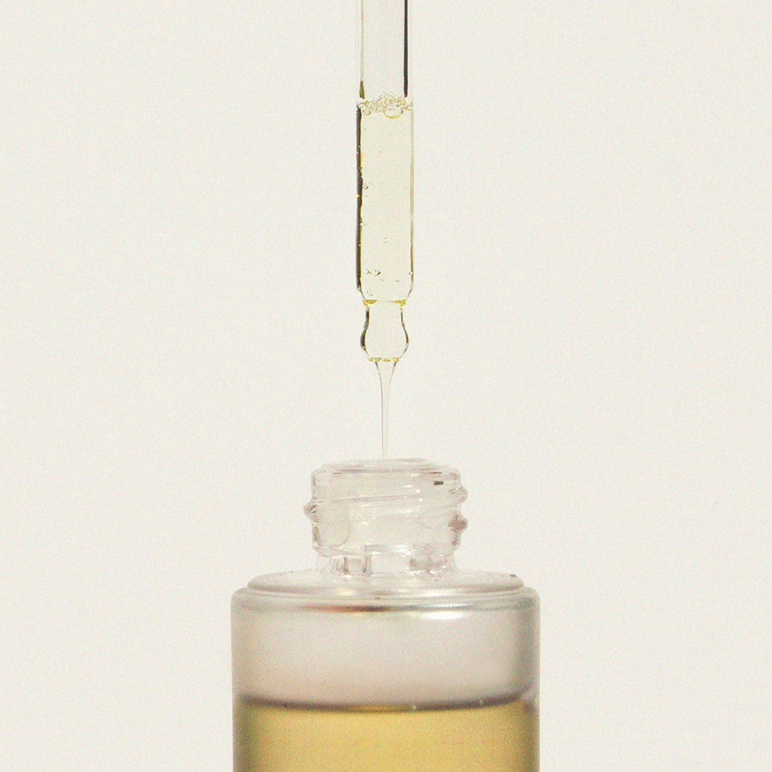 Write an SEO-friendly ALT text for a product image. Include: The main keyword (product name or type, e.g., vegan serum, hydrating cream, natural shampoo) 1–2 descriptive features (e.g., with aloe vera, for dry skin, cruelty-free, glowing effect) Optional brand name “Yournaturalskin” Keep it natural and under 125 characters (ideal for Google Images & accessibility).